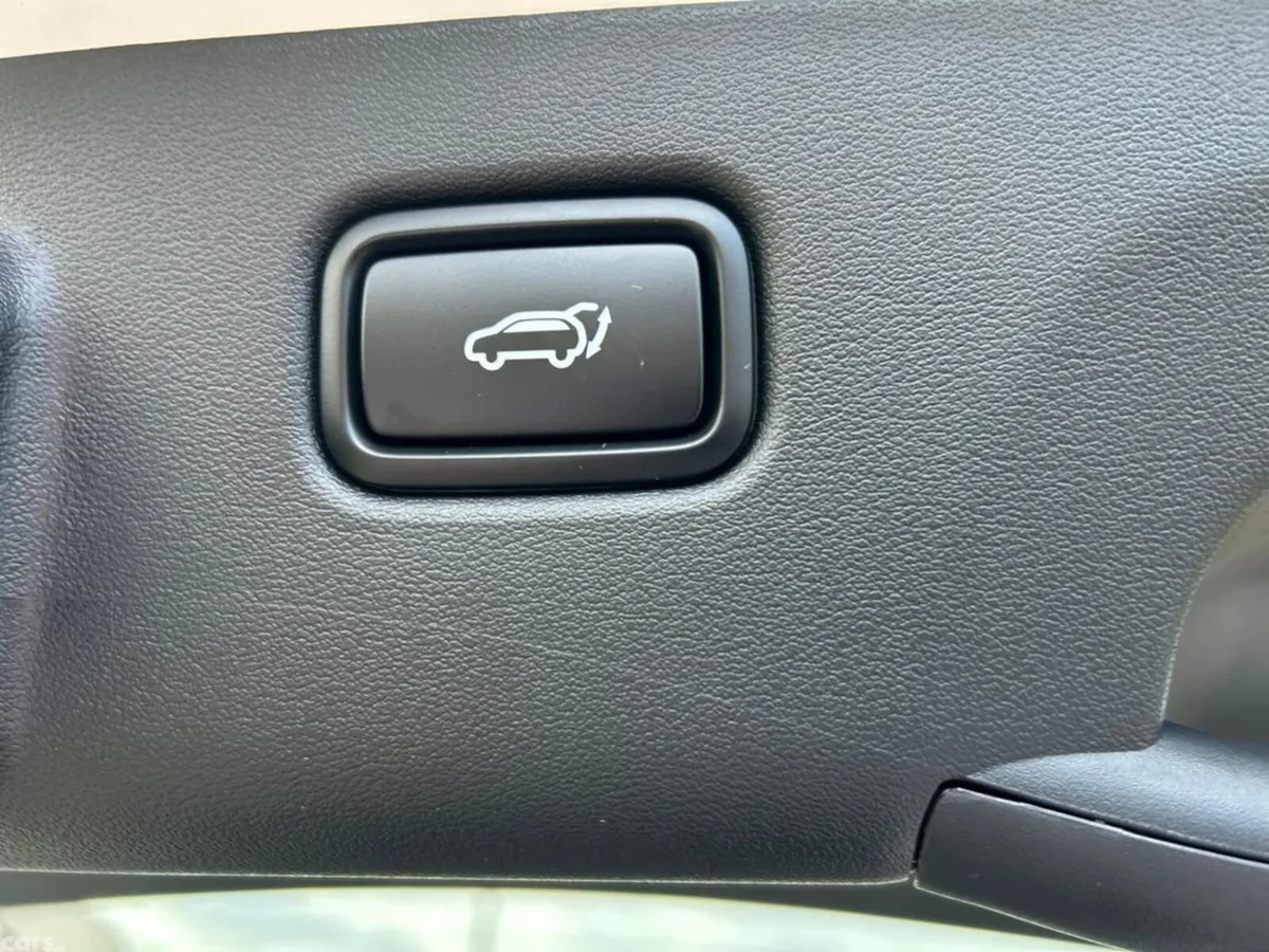 Kia EV6 Hatchback, Electric, 2027, White