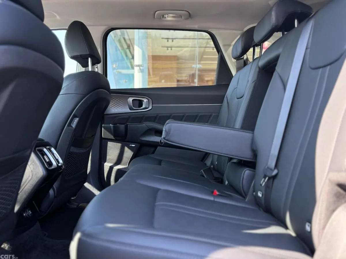 Kia Sorento SUV, Petrol Plug-in Hybrid, 2026, Grey