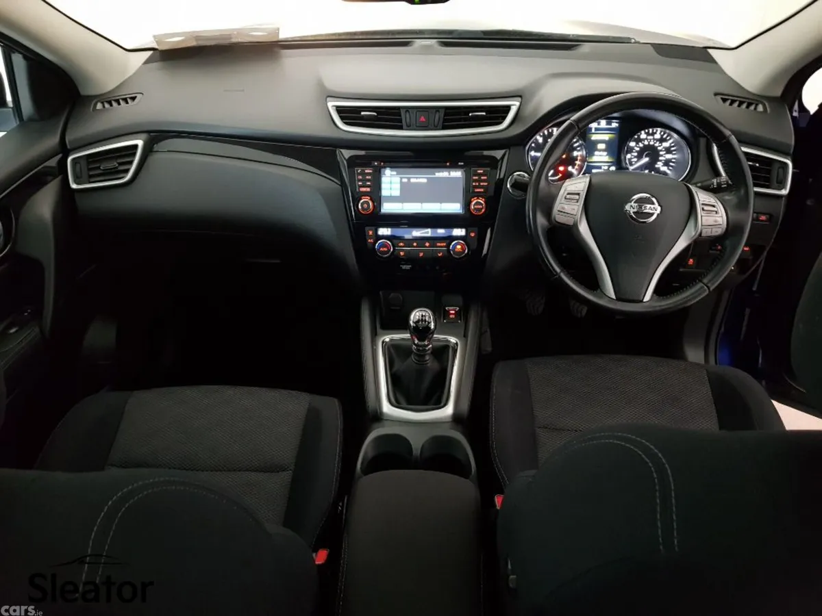Nissan Qashqai Hatchback, Diesel, 2016, Blue