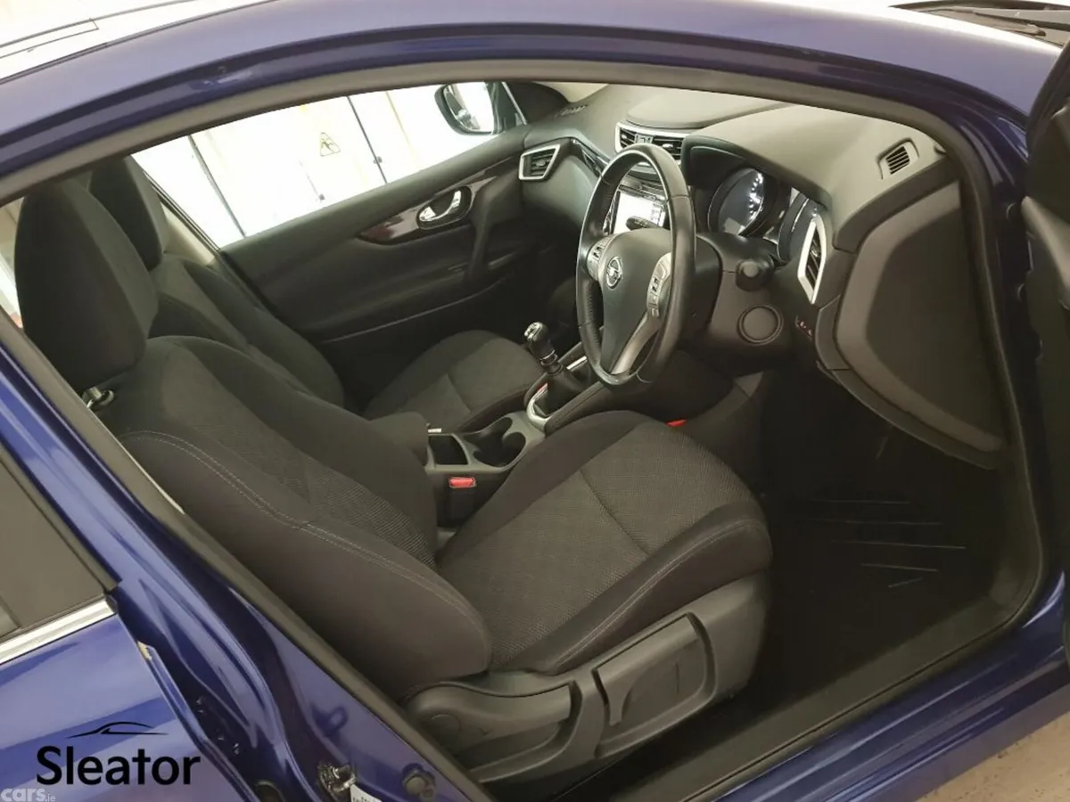 Nissan Qashqai Hatchback, Diesel, 2016, Blue