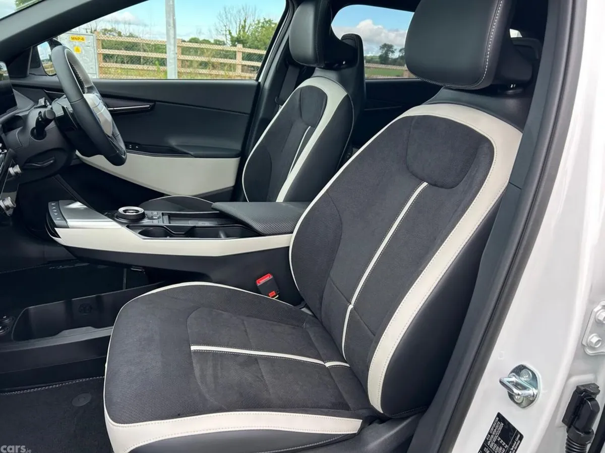 Kia EV6 Hatchback, Electric, 2027, White