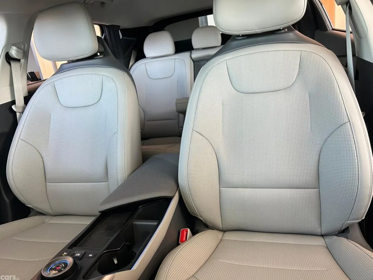 Kia EV6 Hatchback, Electric, 2027, White