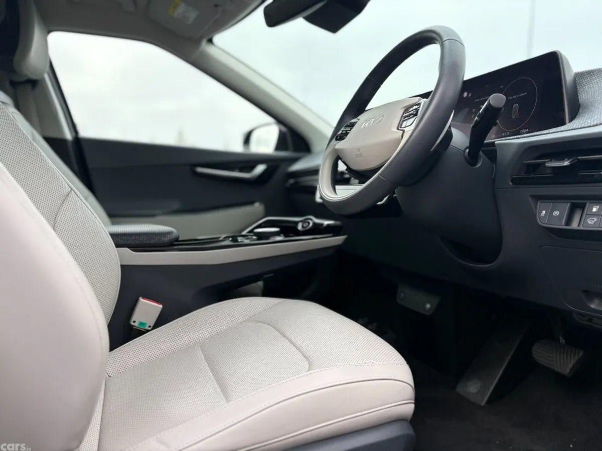 Kia EV6 Hatchback, Electric, 2023, Blue