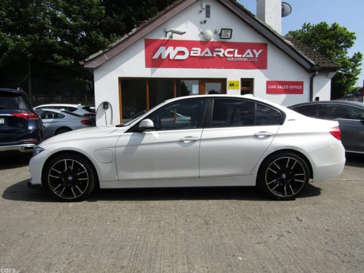 BMW 3-Series Saloon, Petrol Plug-in Hybrid, 2016, White