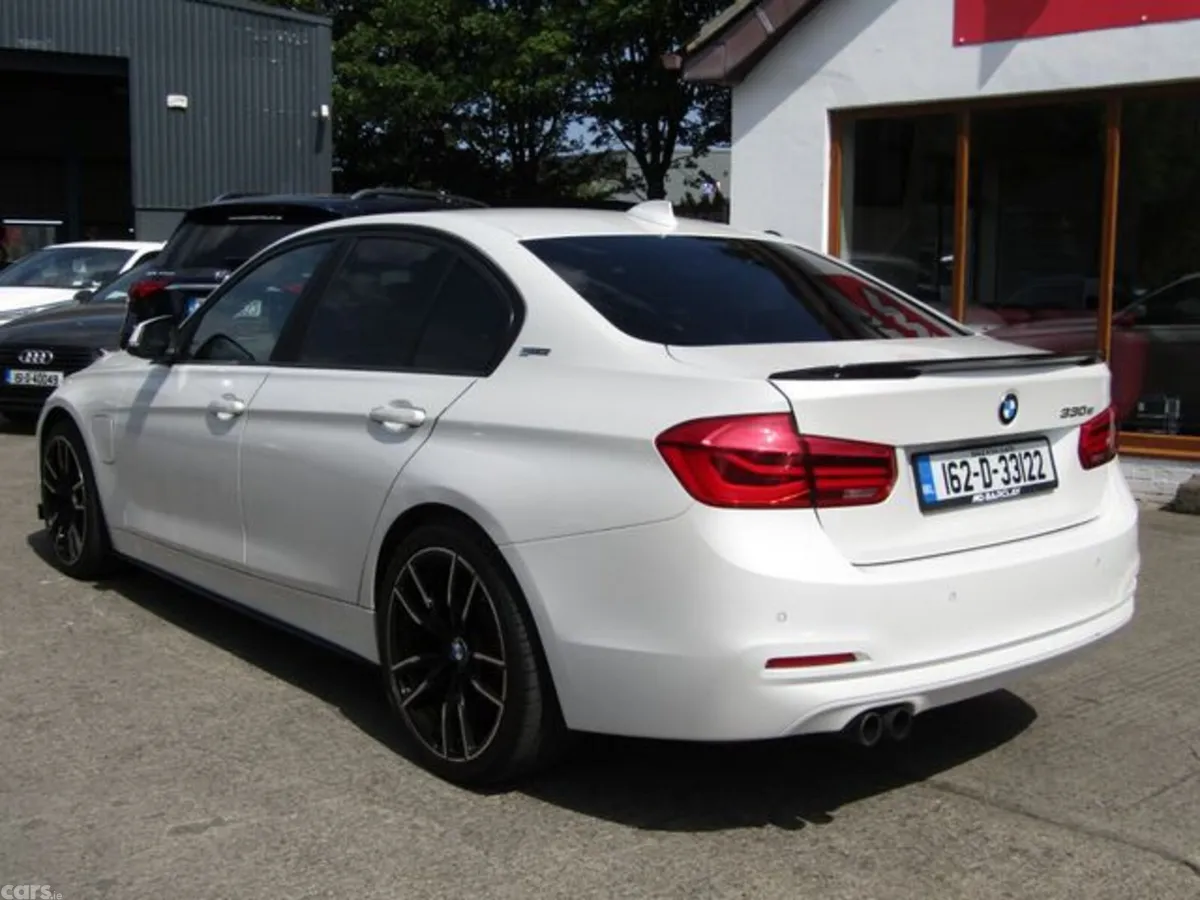 BMW 3-Series Saloon, Petrol Plug-in Hybrid, 2016, White