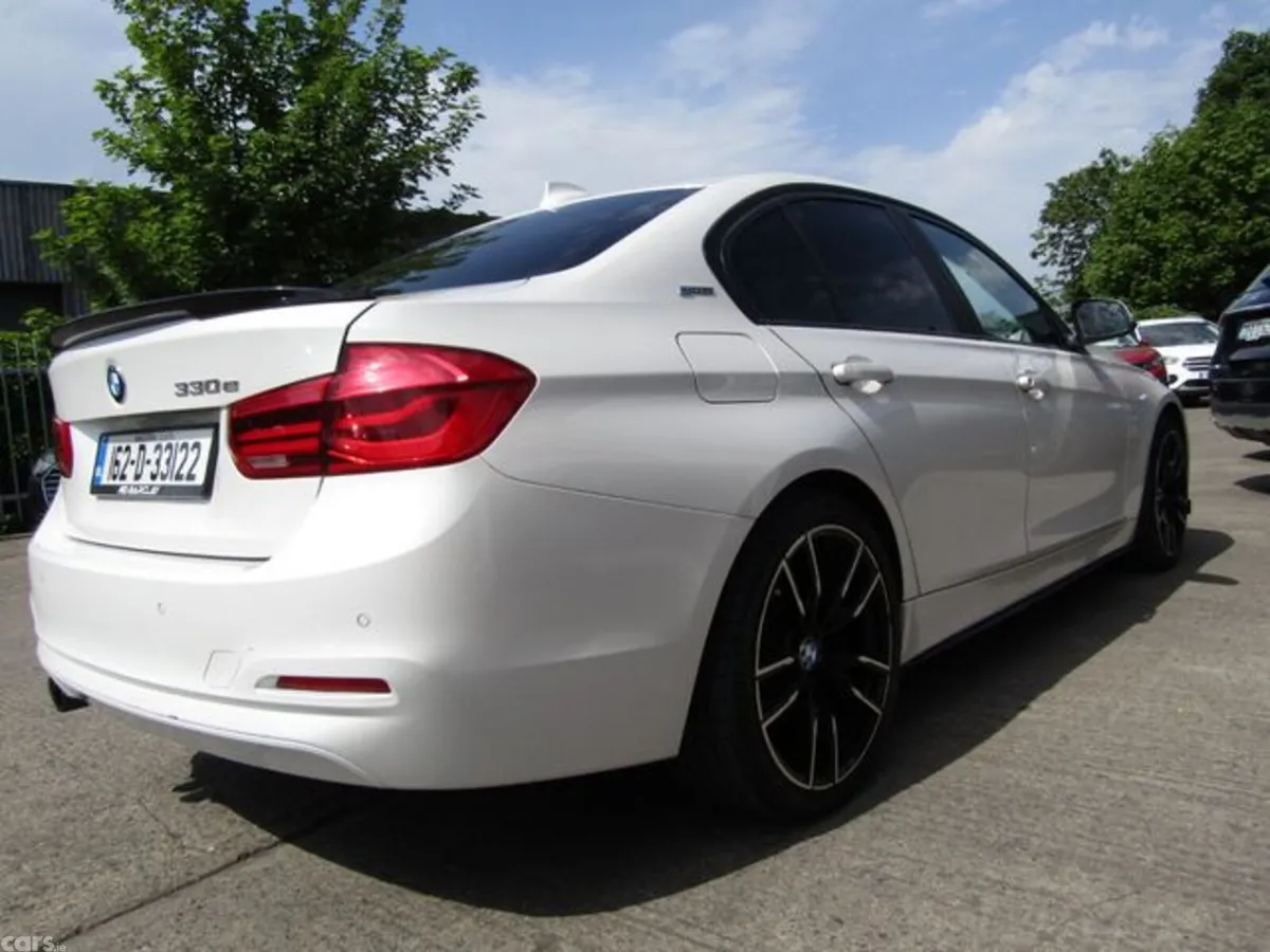BMW 3-Series Saloon, Petrol Plug-in Hybrid, 2016, White