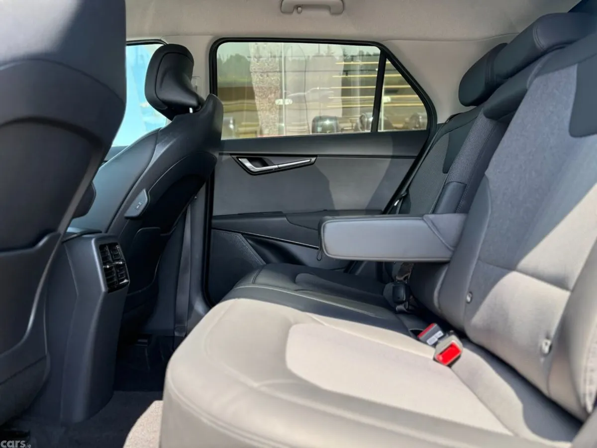 Kia Niro Estate, Petrol Hybrid, 2023, Black