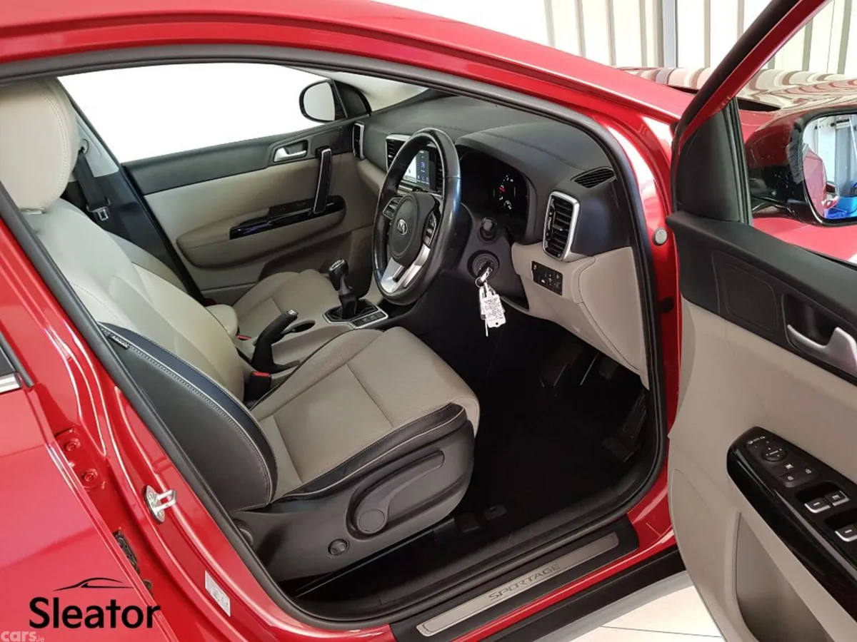 Kia Sportage MPV, Diesel Plug-in Hybrid, 2020, Red