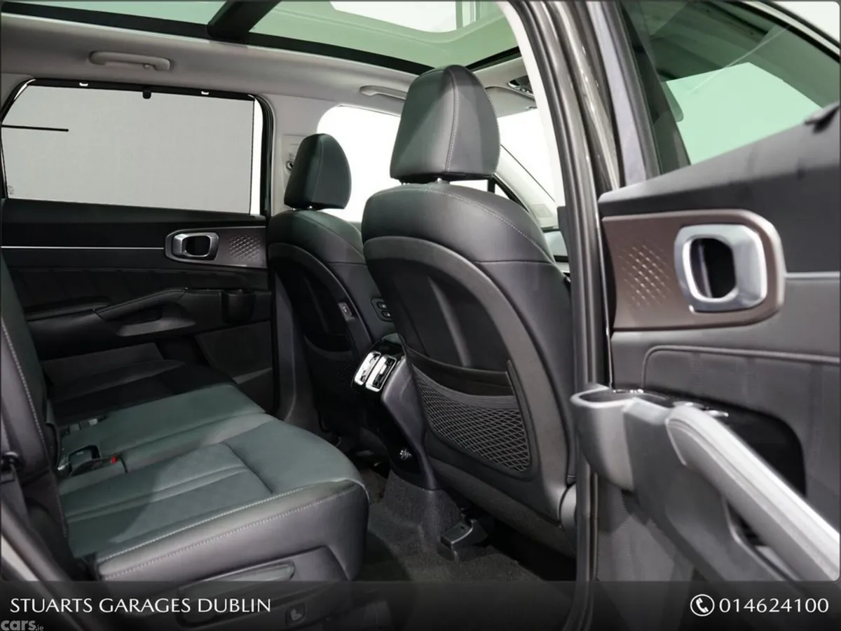 Kia Sorento SUV, Petrol Plug-in Hybrid, 2027, Grey