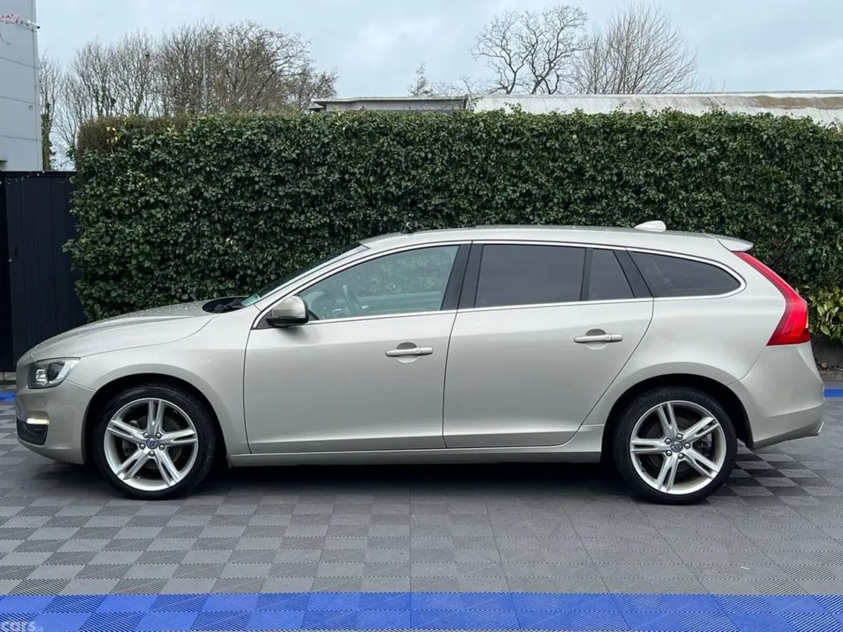 Volvo V60 Estate, Diesel, 2017, Gold