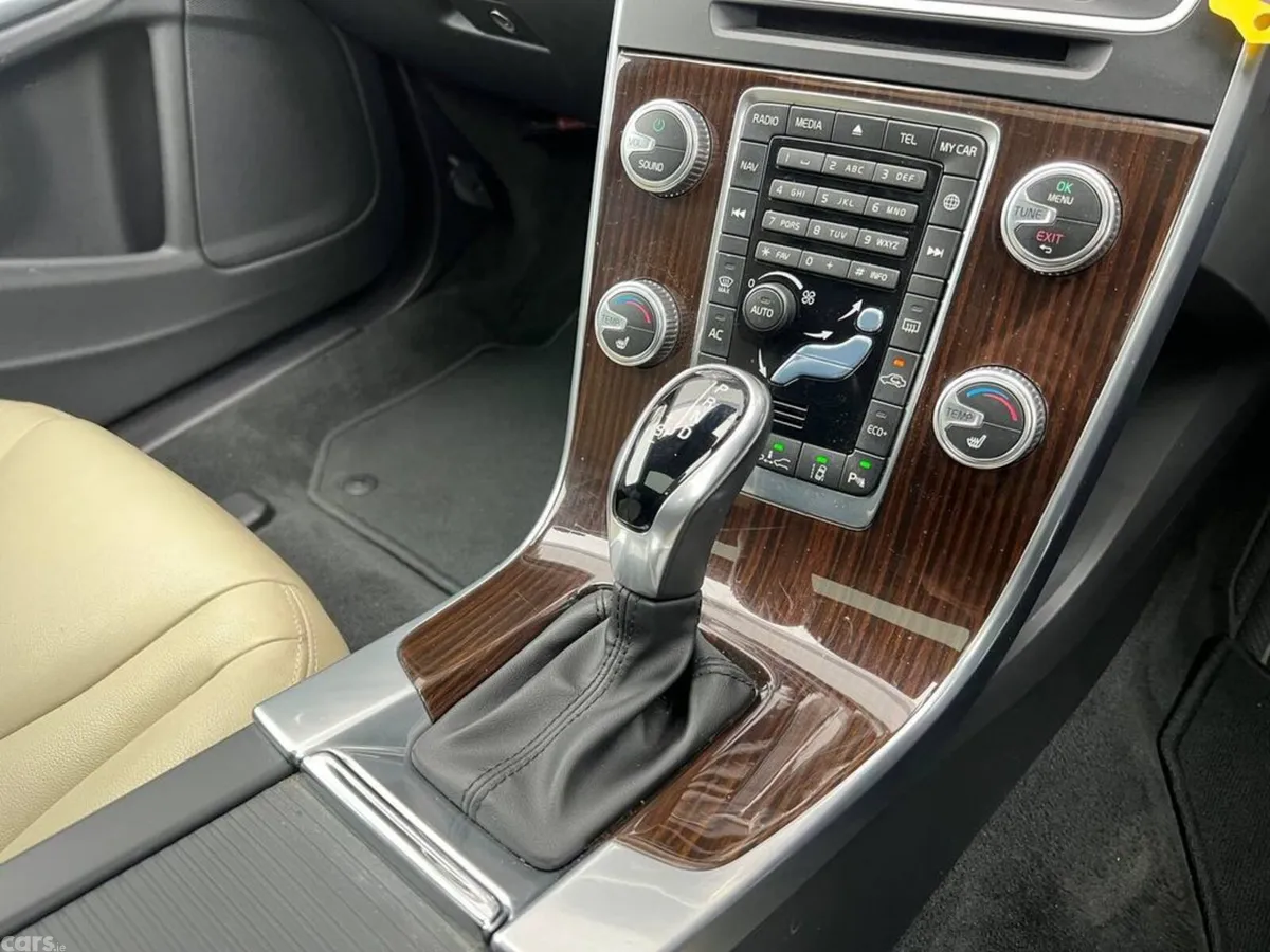 Volvo V60 Estate, Diesel, 2017, Gold