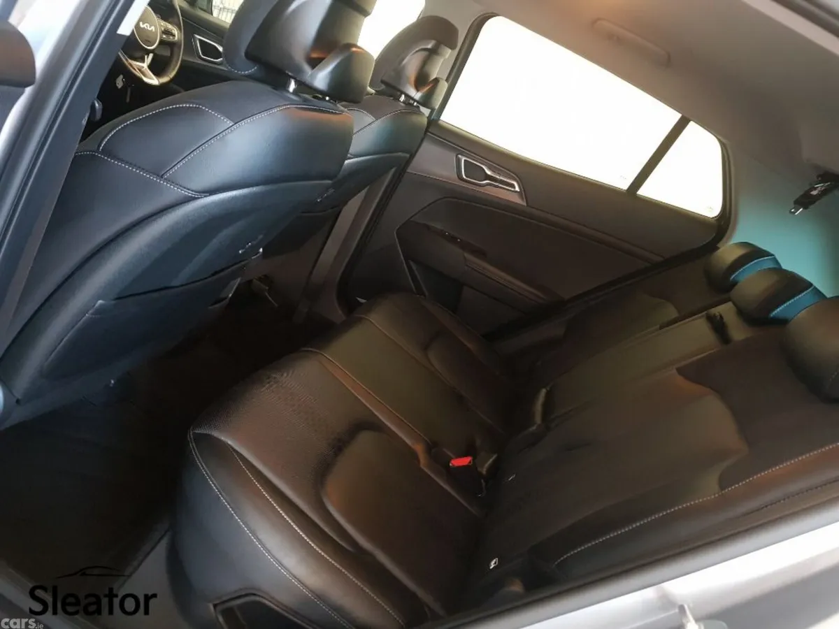 Kia Sportage MPV, Diesel, 2024, Grey