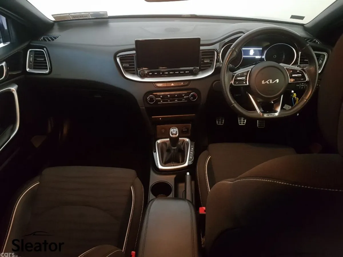 Kia Ceed Hatchback, Petrol, 2024, Grey