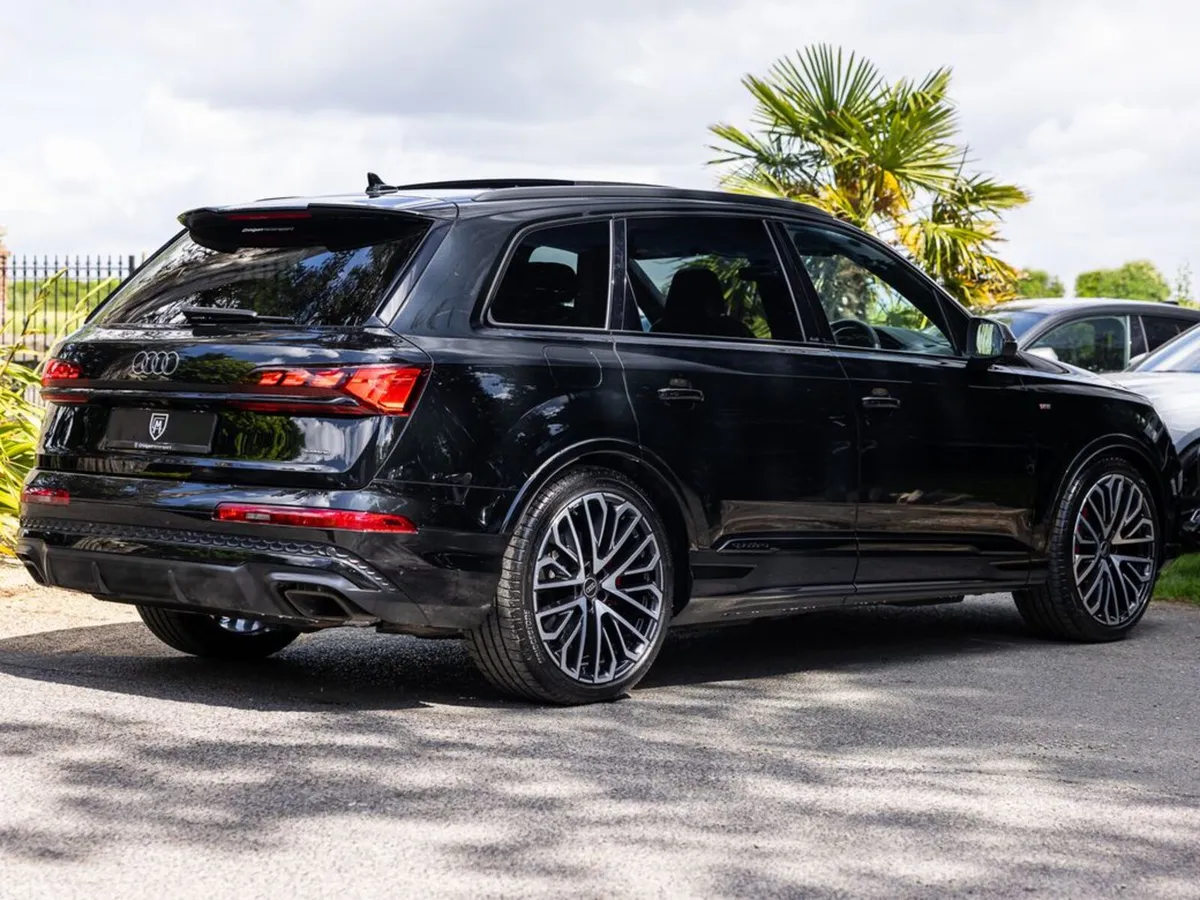 Audi Q7 SUV, Petrol Plug-in Hybrid, 2026, Black