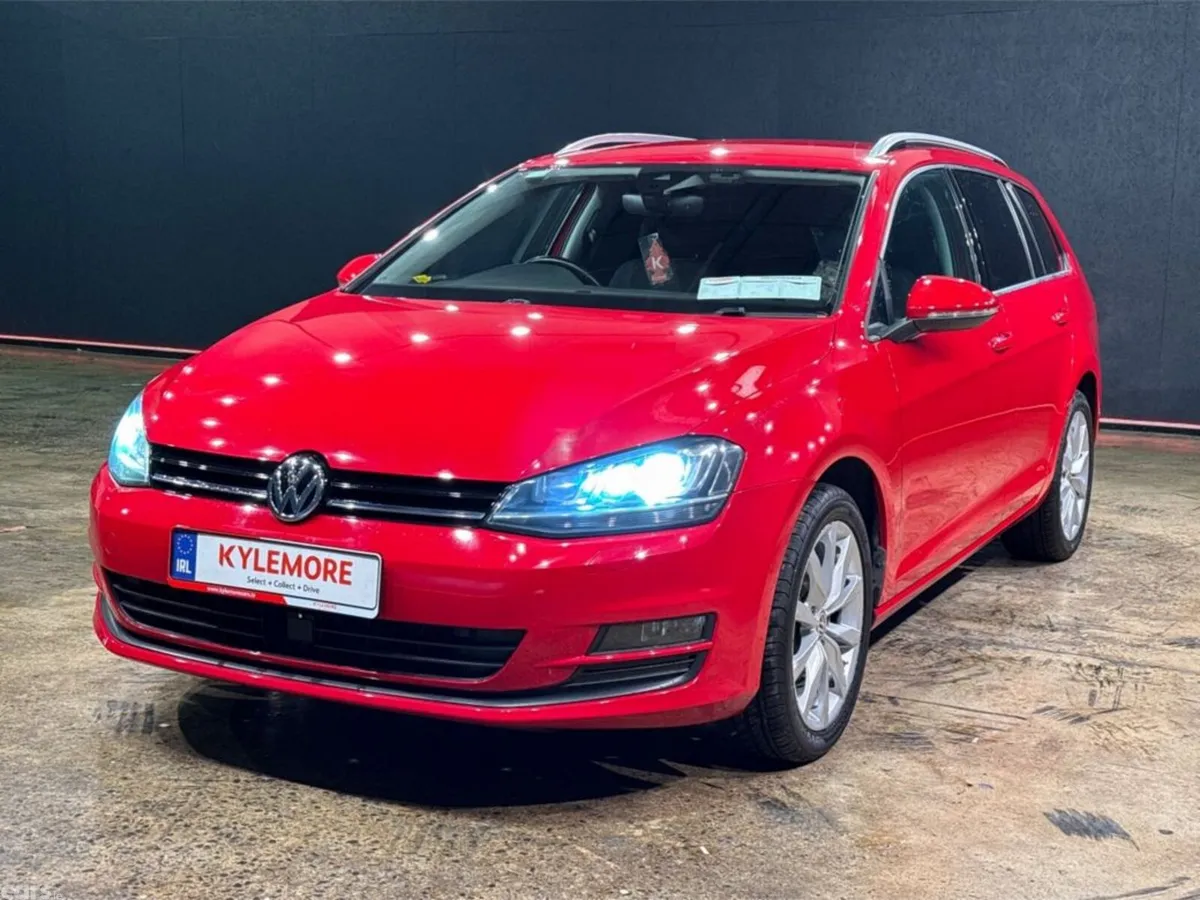 Volkswagen Golf Estate, Petrol, 2017, Red