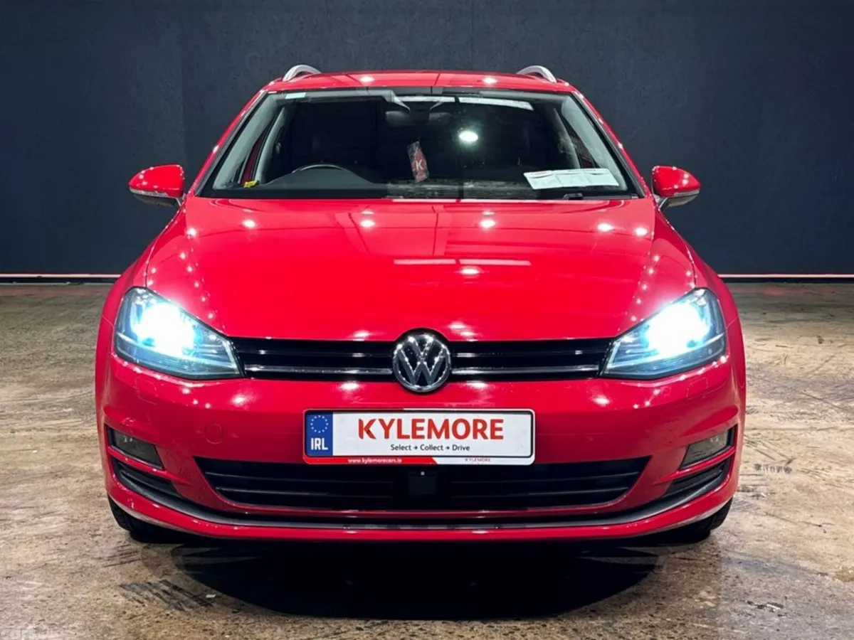 Volkswagen Golf Estate, Petrol, 2017, Red