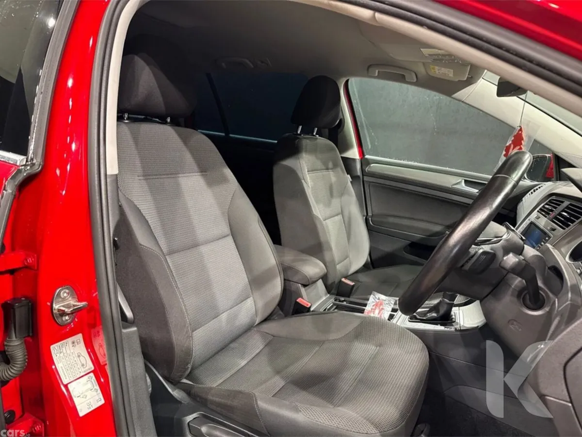 Volkswagen Golf Estate, Petrol, 2017, Red