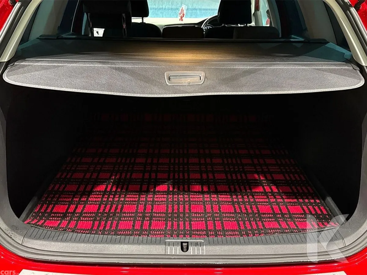 Volkswagen Golf Estate, Petrol, 2017, Red