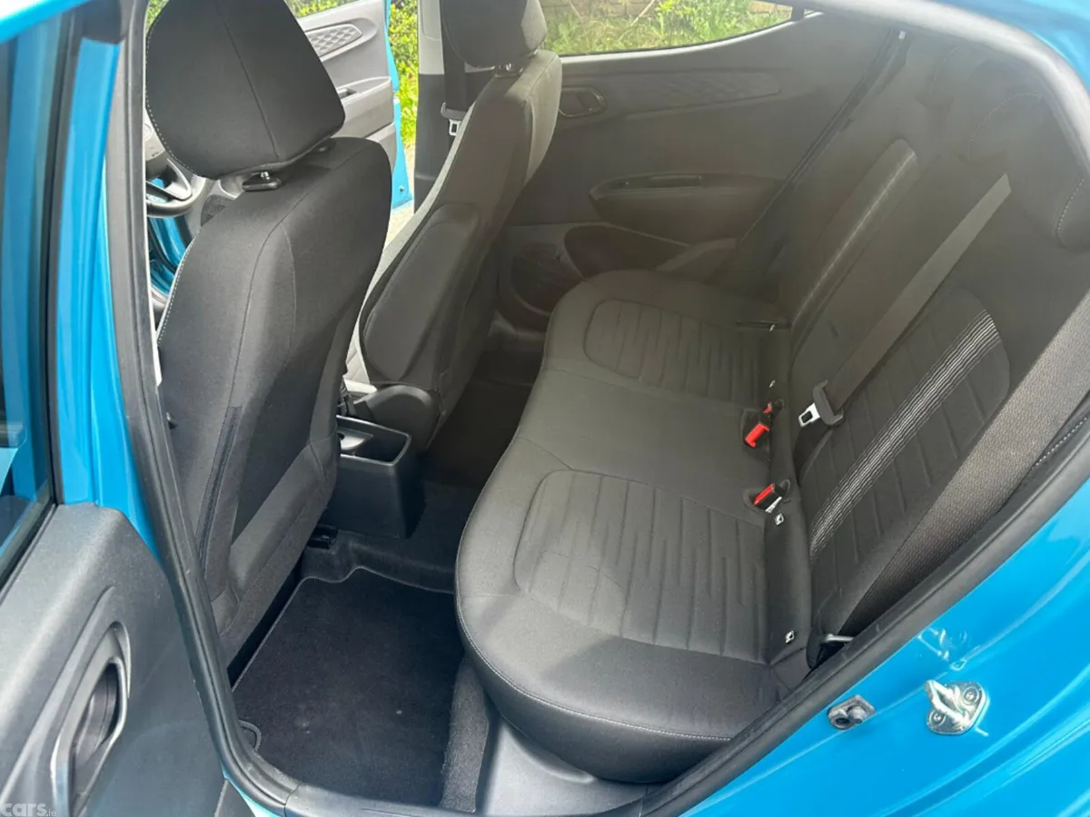 Hyundai i10 Hatchback, Petrol, 2021, Blue