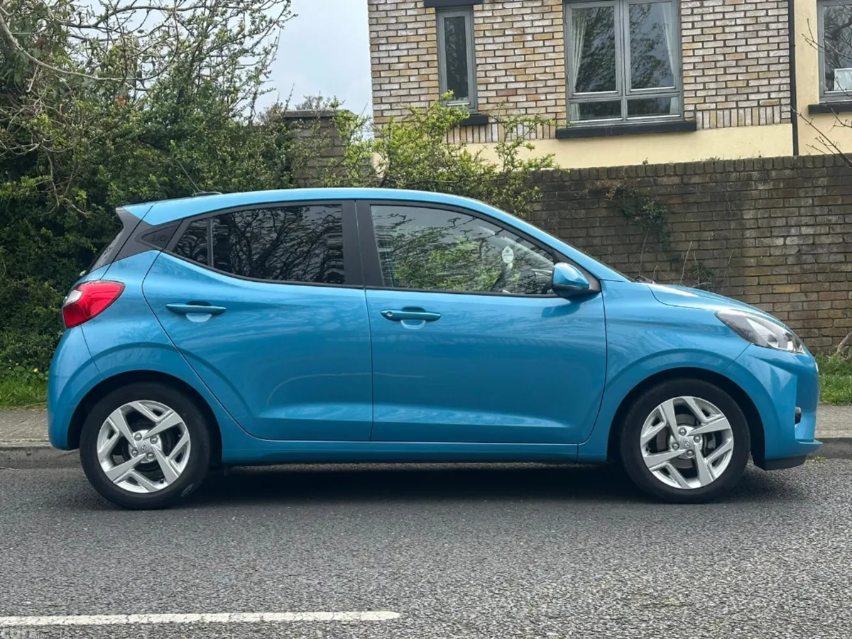 Hyundai i10 Hatchback, Petrol, 2021, Blue