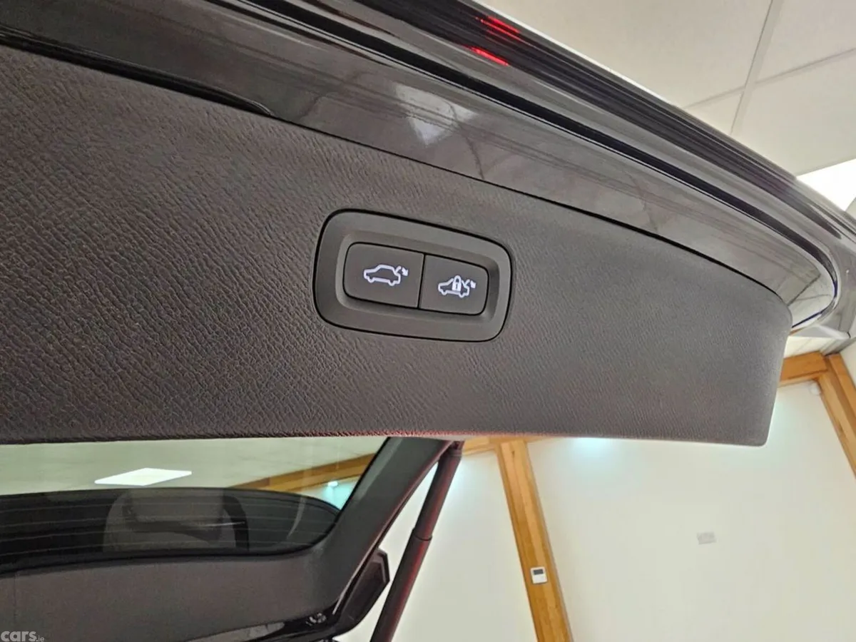 Volvo XC90 Estate, Petrol Plug-in Hybrid, 2022, Black