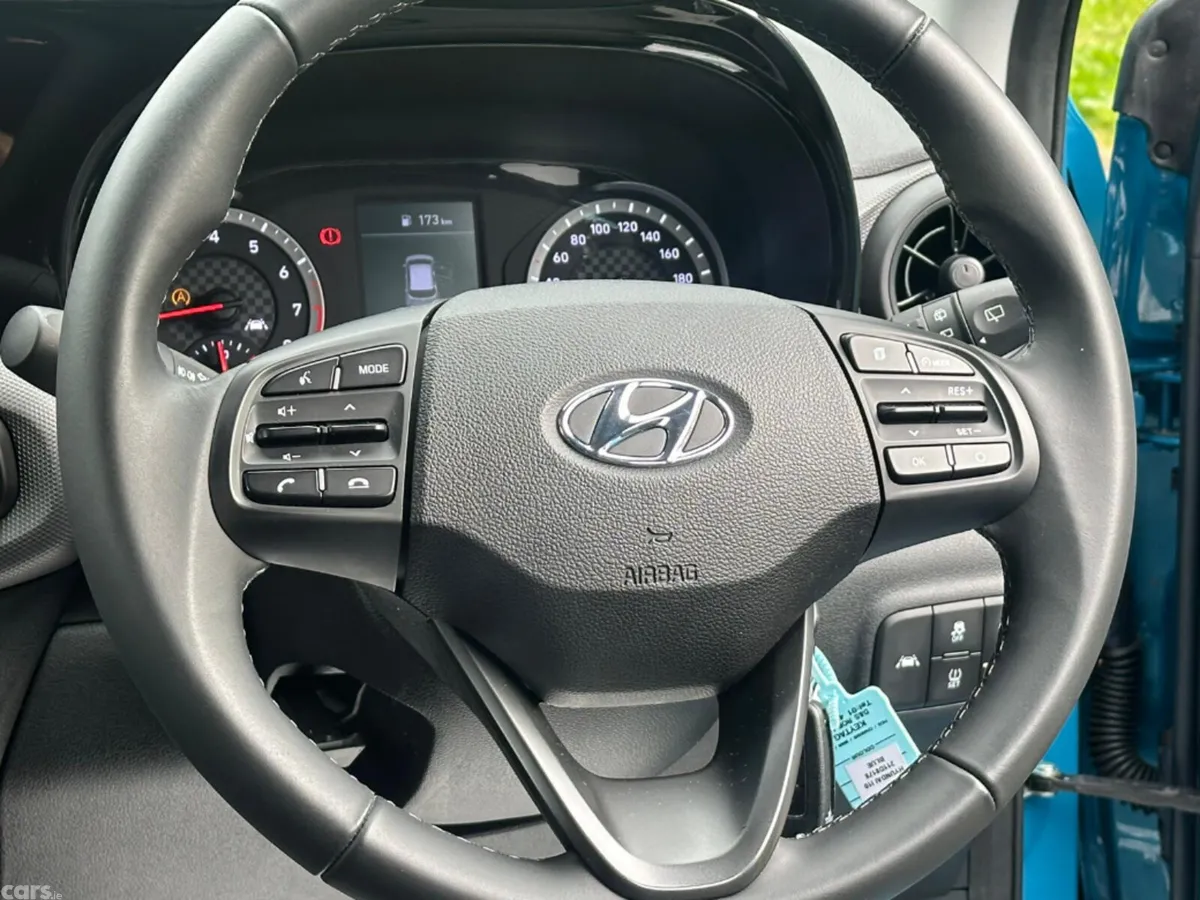 Hyundai i10 Hatchback, Petrol, 2021, Blue