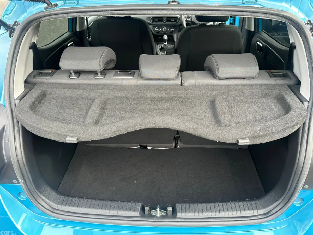 Hyundai i10 Hatchback, Petrol, 2021, Blue