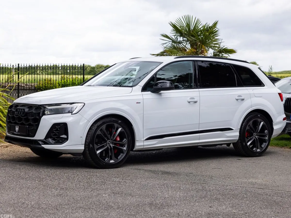 Audi Q7 SUV, Petrol Plug-in Hybrid, 2026, White