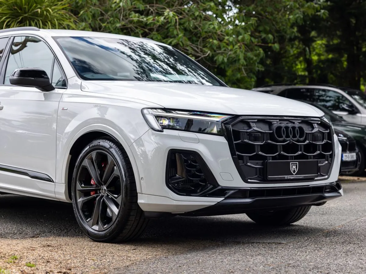 Audi Q7 SUV, Petrol Plug-in Hybrid, 2026, White