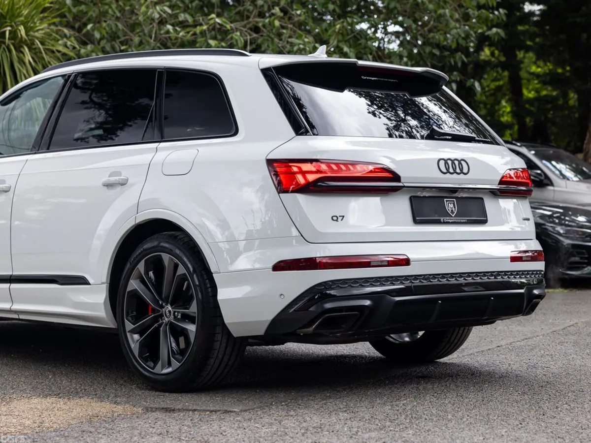 Audi Q7 SUV, Petrol Plug-in Hybrid, 2026, White