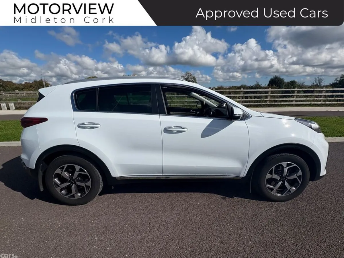Kia Sportage SUV, Diesel Hybrid, 2021, White