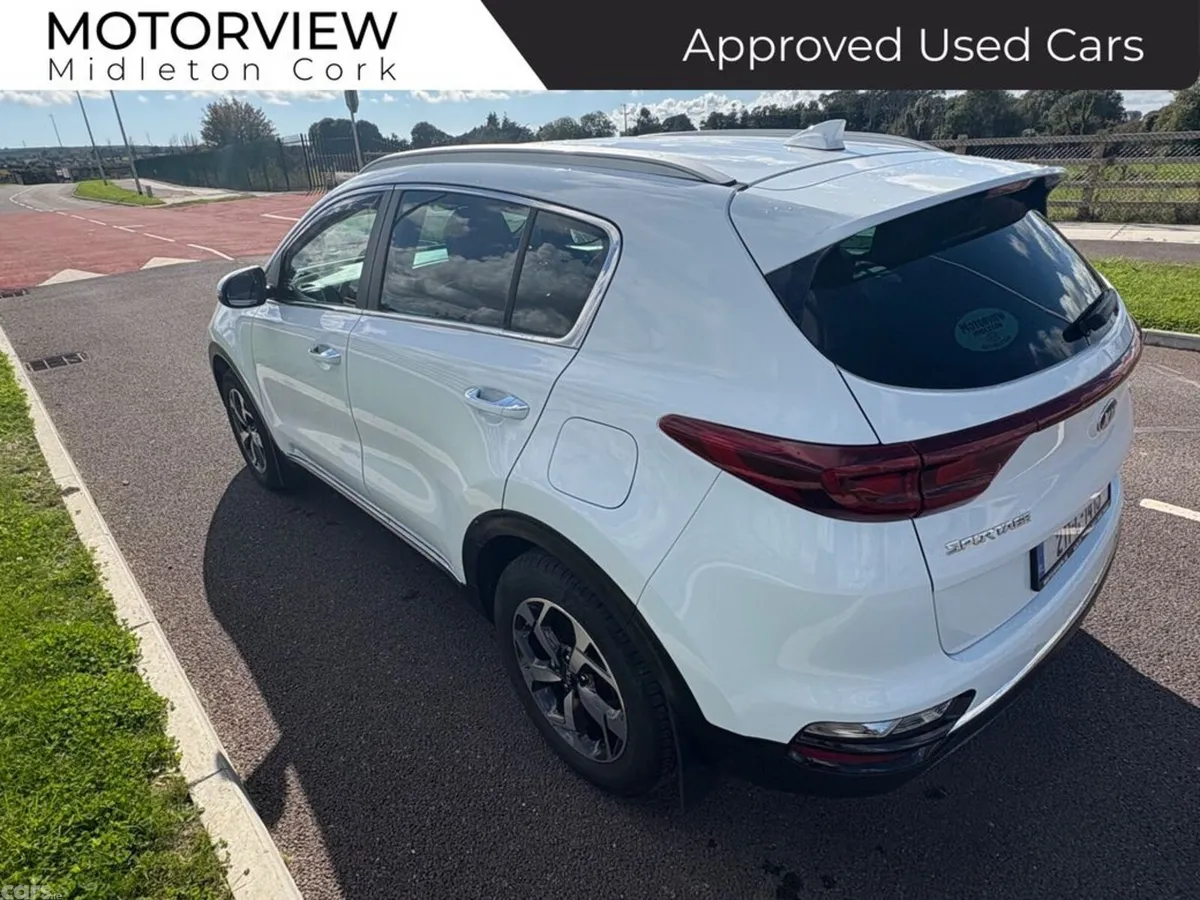 Kia Sportage SUV, Diesel Hybrid, 2021, White