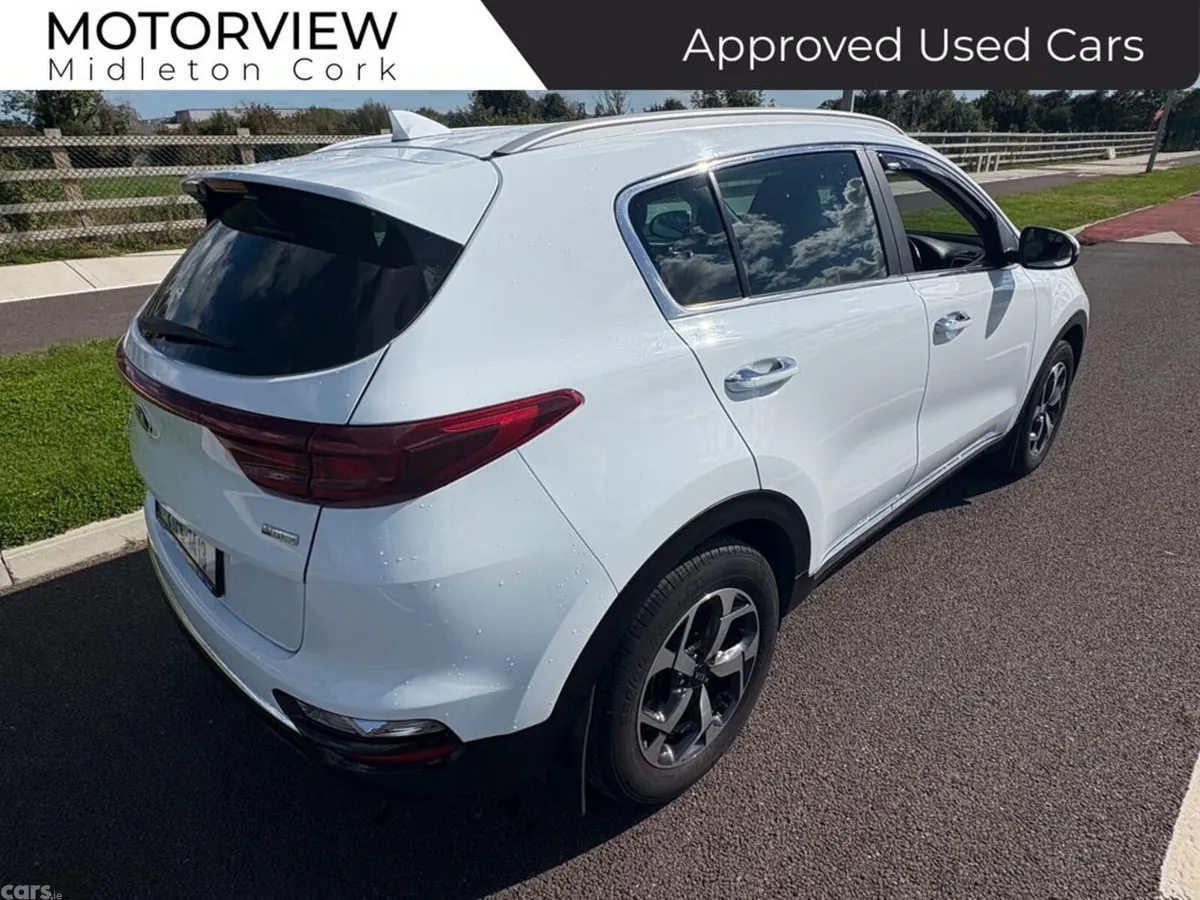 Kia Sportage SUV, Diesel Hybrid, 2021, White
