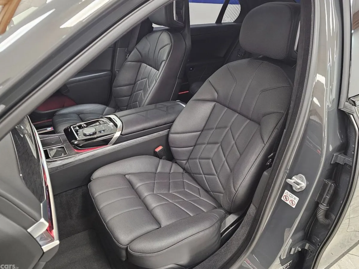 BMW 7-Series Saloon, Petrol Plug-in Hybrid, 2023, Grey