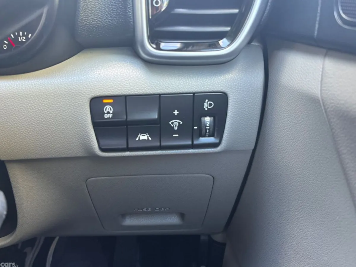 Kia Sportage SUV, Diesel Hybrid, 2021, White