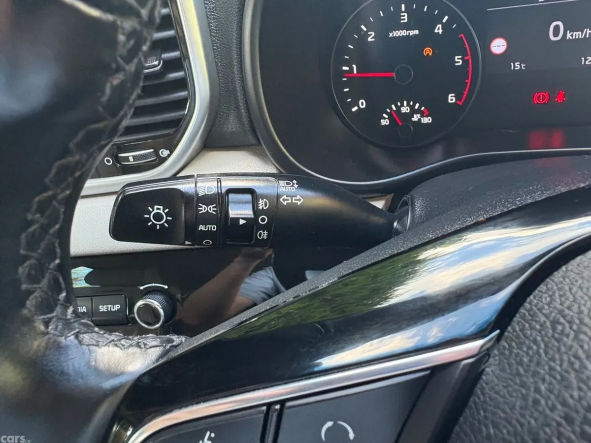Kia Sportage SUV, Diesel Hybrid, 2021, White