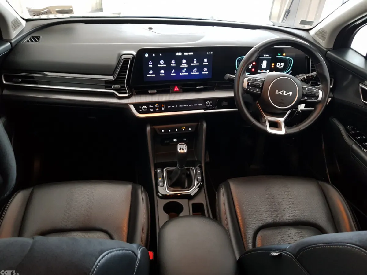 Kia Sportage MPV, Diesel, 2024, Black