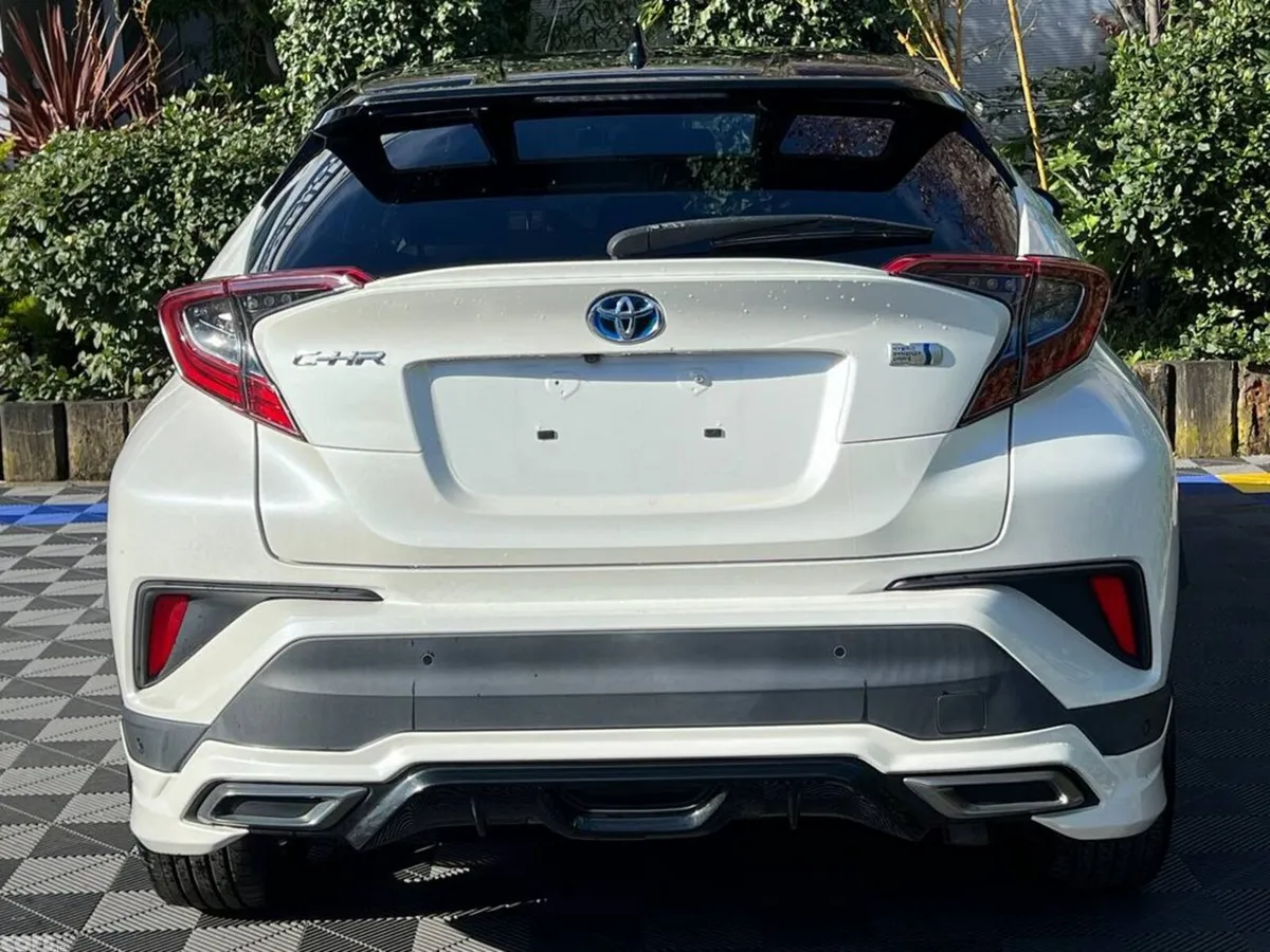 Toyota C-HR SUV, Petrol Hybrid, 2019, White