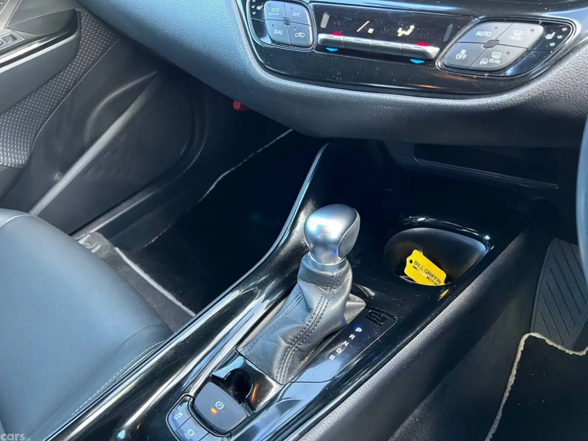 Toyota C-HR SUV, Petrol Hybrid, 2019, White