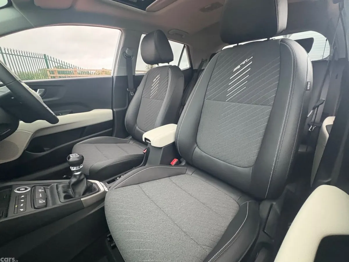 Kia Stonic Hatchback, Petrol, 2027, 