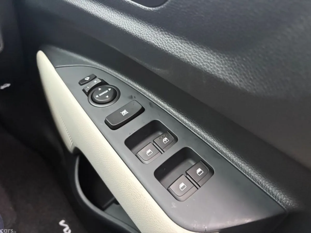 Kia Stonic Hatchback, Petrol, 2027, 