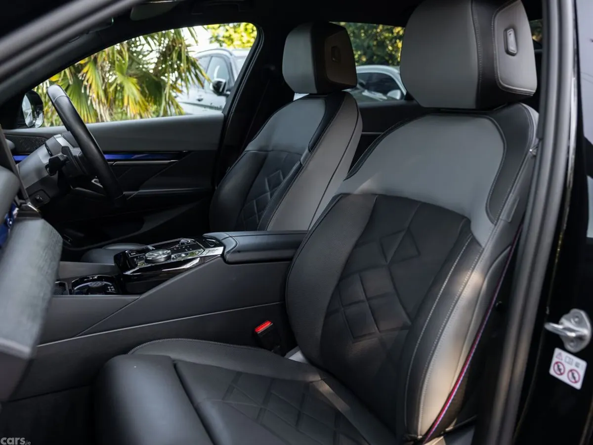 BMW 5-Series Saloon, Petrol Plug-in Hybrid, 2024, Black