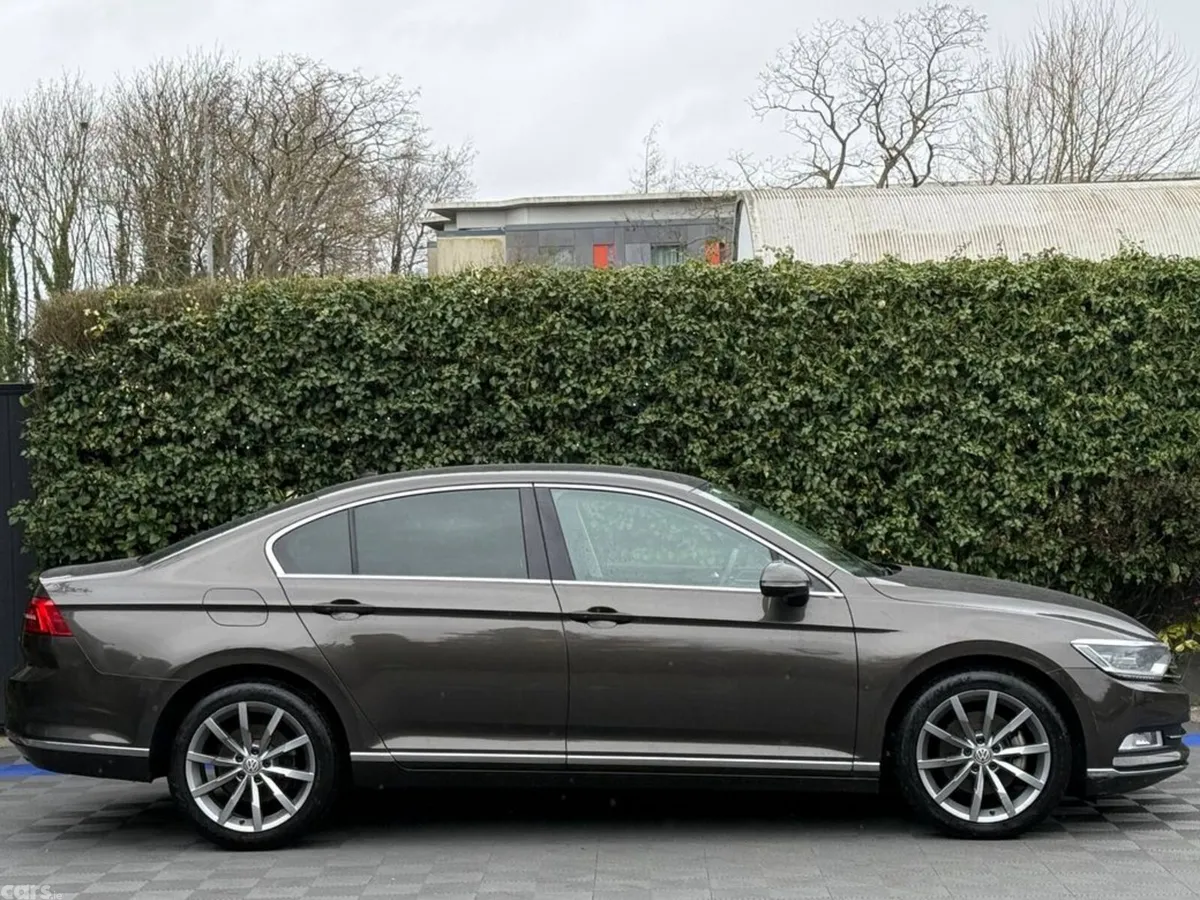 Volkswagen Passat Saloon, Petrol, 2018, Grey