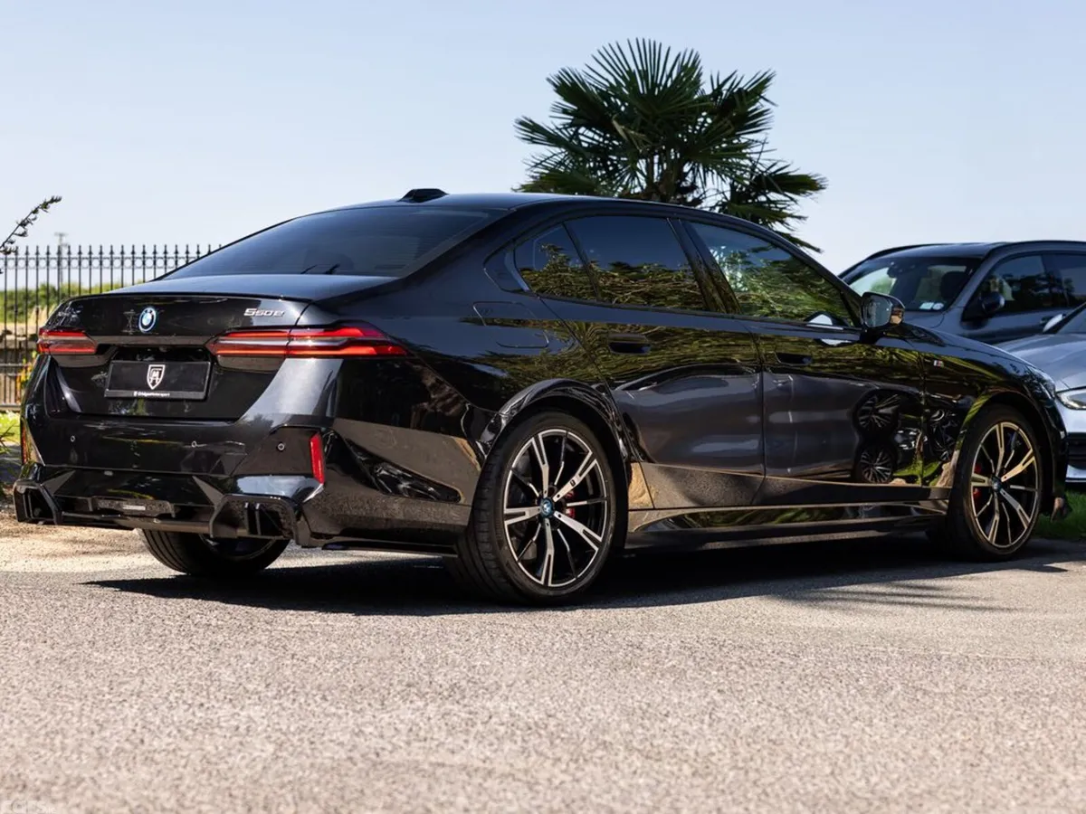 BMW 5-Series Saloon, Petrol Plug-in Hybrid, 2024, Black