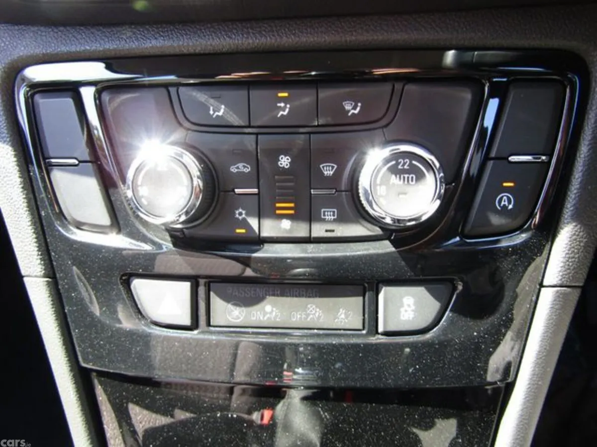 Vauxhall Mokka Hatchback, Petrol, 2019, Silver