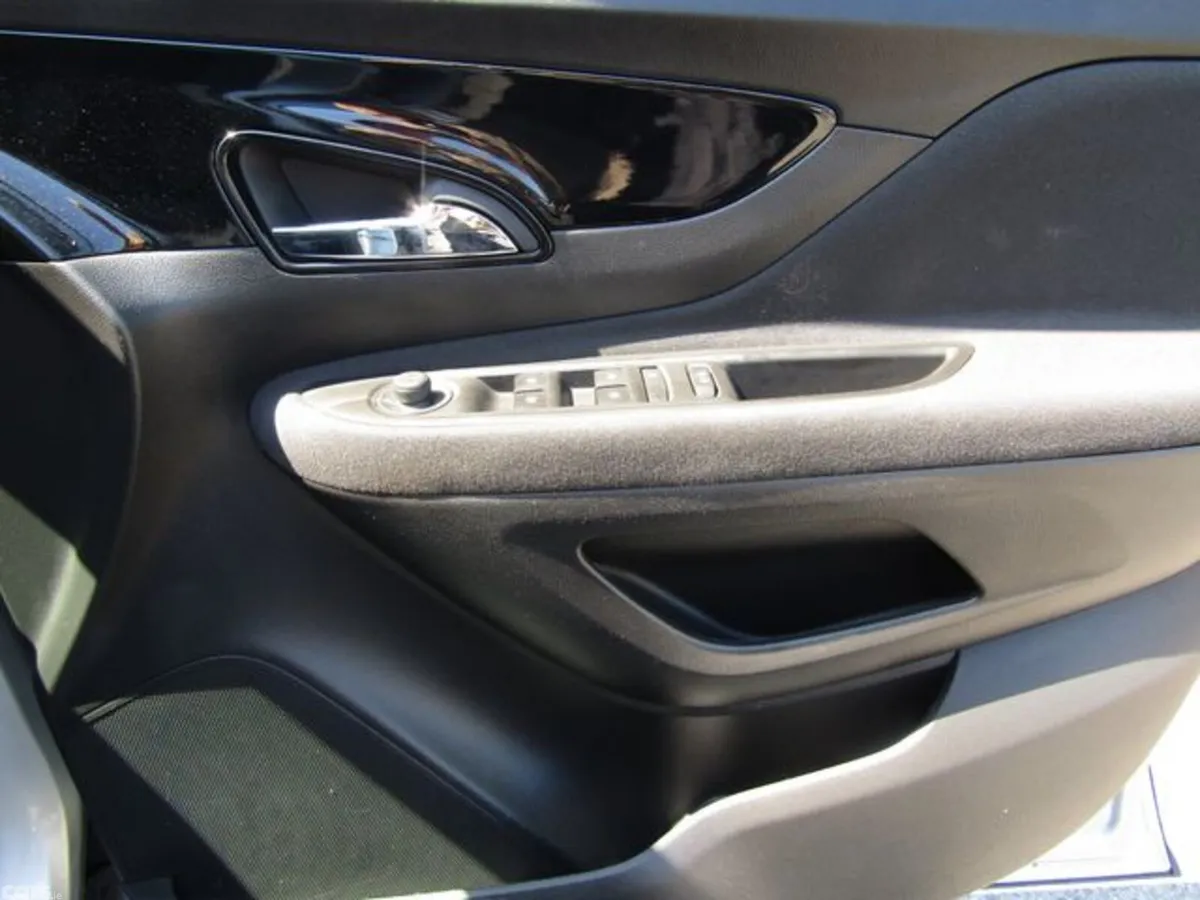 Vauxhall Mokka Hatchback, Petrol, 2019, Silver