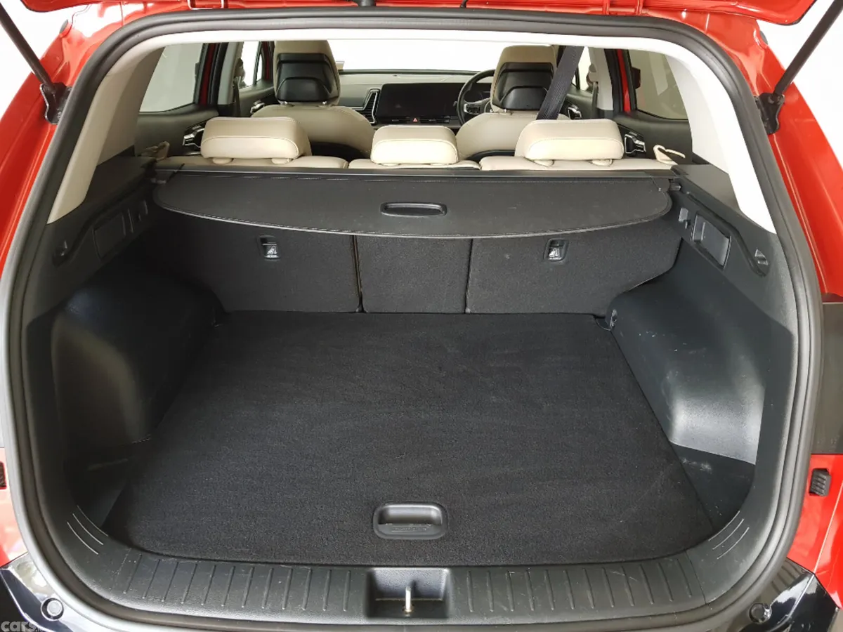 Kia Sportage MPV, Diesel, 2022, Red