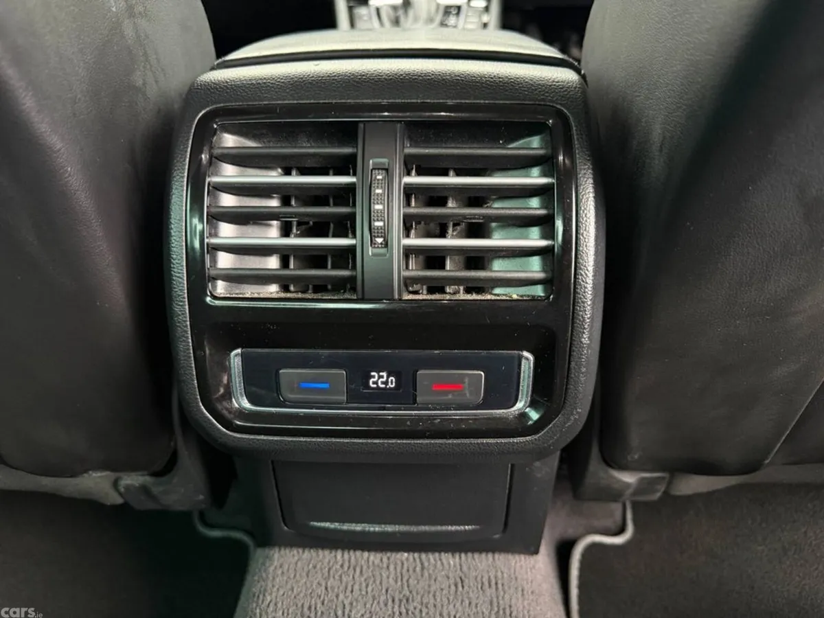 Volkswagen Passat Saloon, Petrol, 2018, Grey