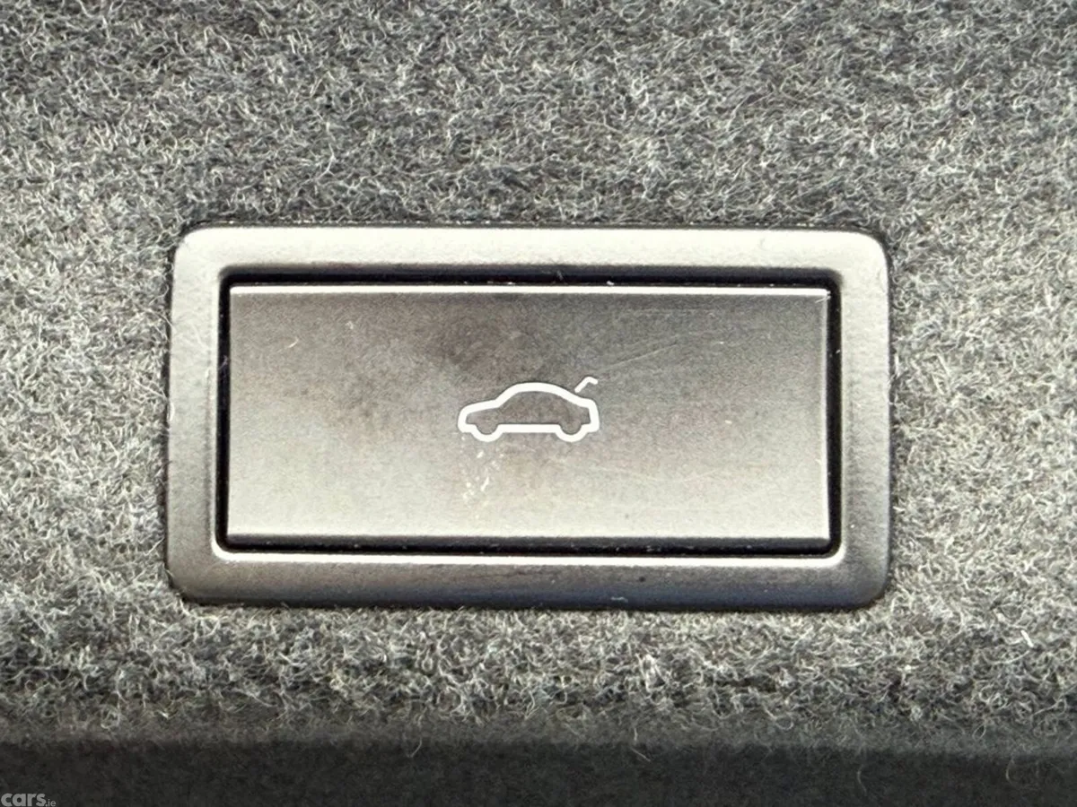 Volkswagen Passat Saloon, Petrol, 2018, Grey
