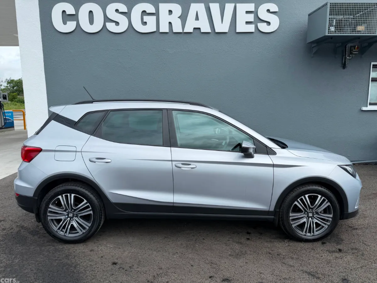 SEAT Arona Hatchback, Petrol, 2022, Silver